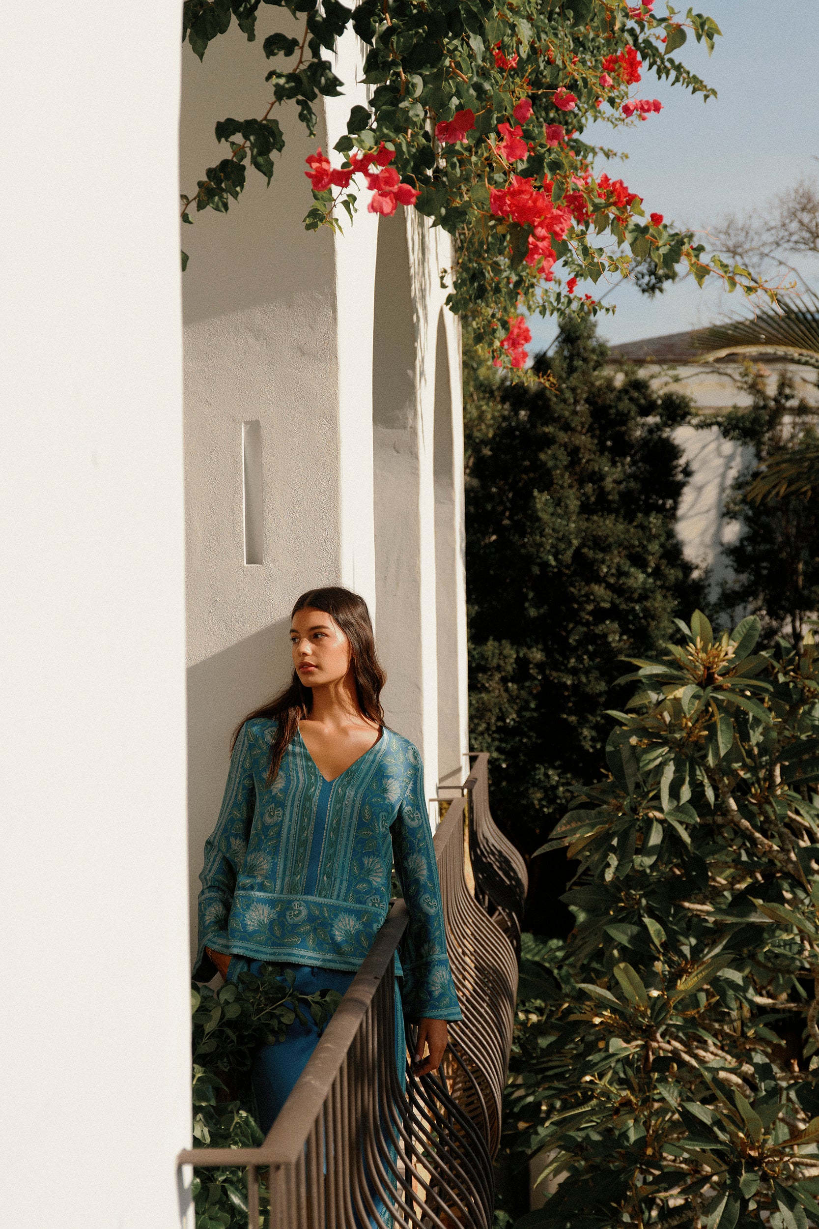 Anvi Top - Spring Daisy Dark Blue