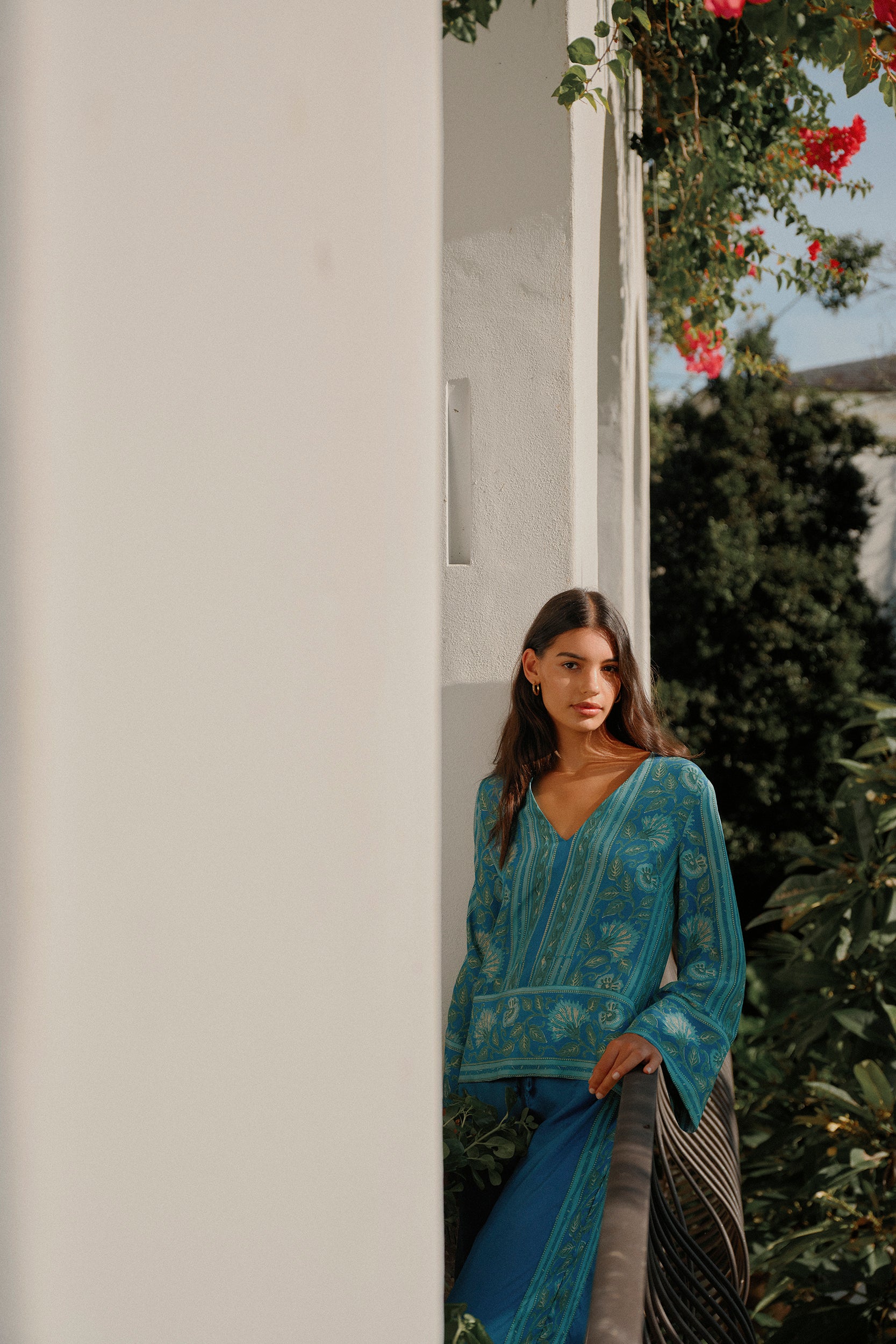 Anvi Top - Spring Daisy Dark Blue
