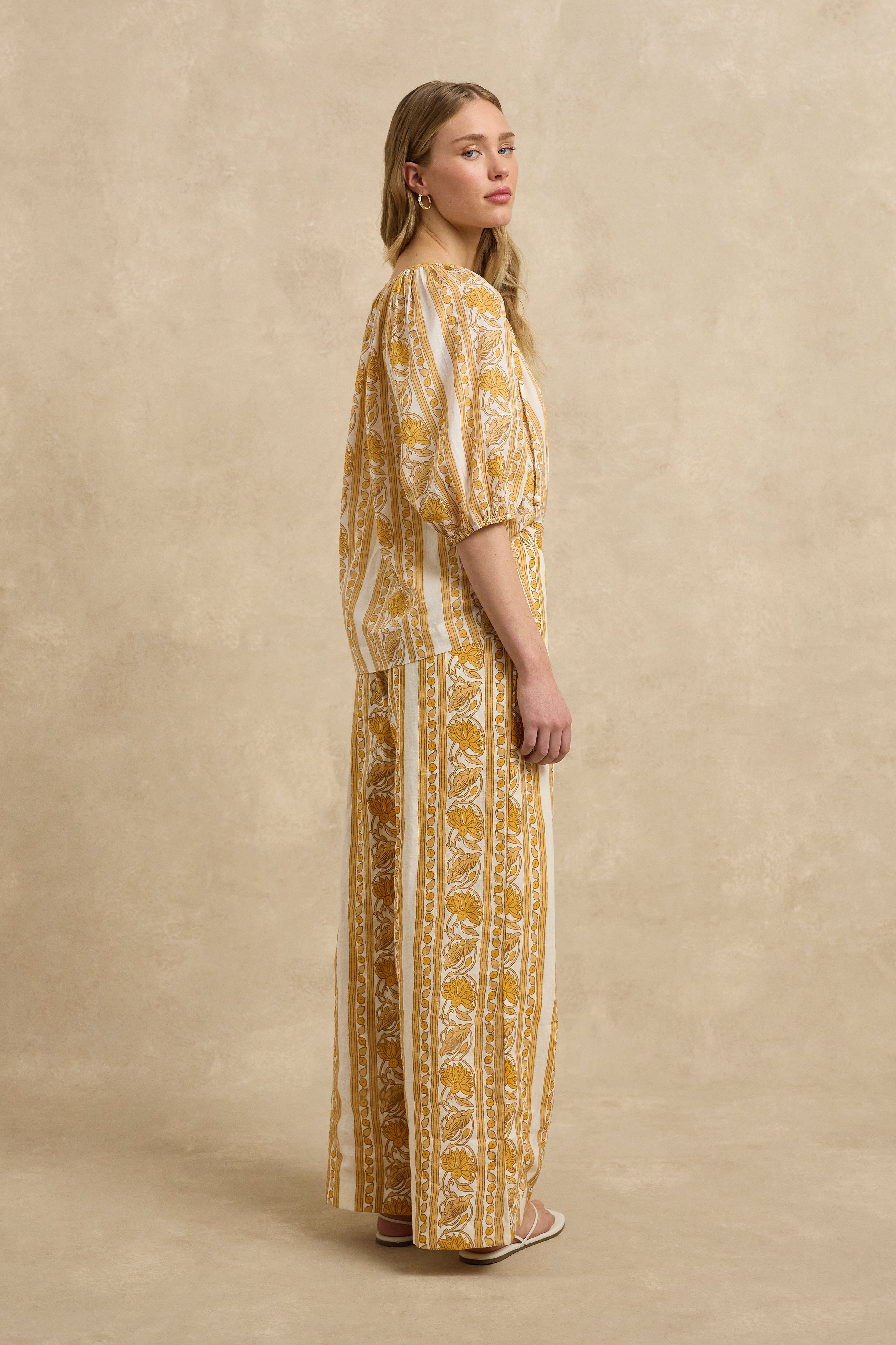 Ria Top - Lotus Honey