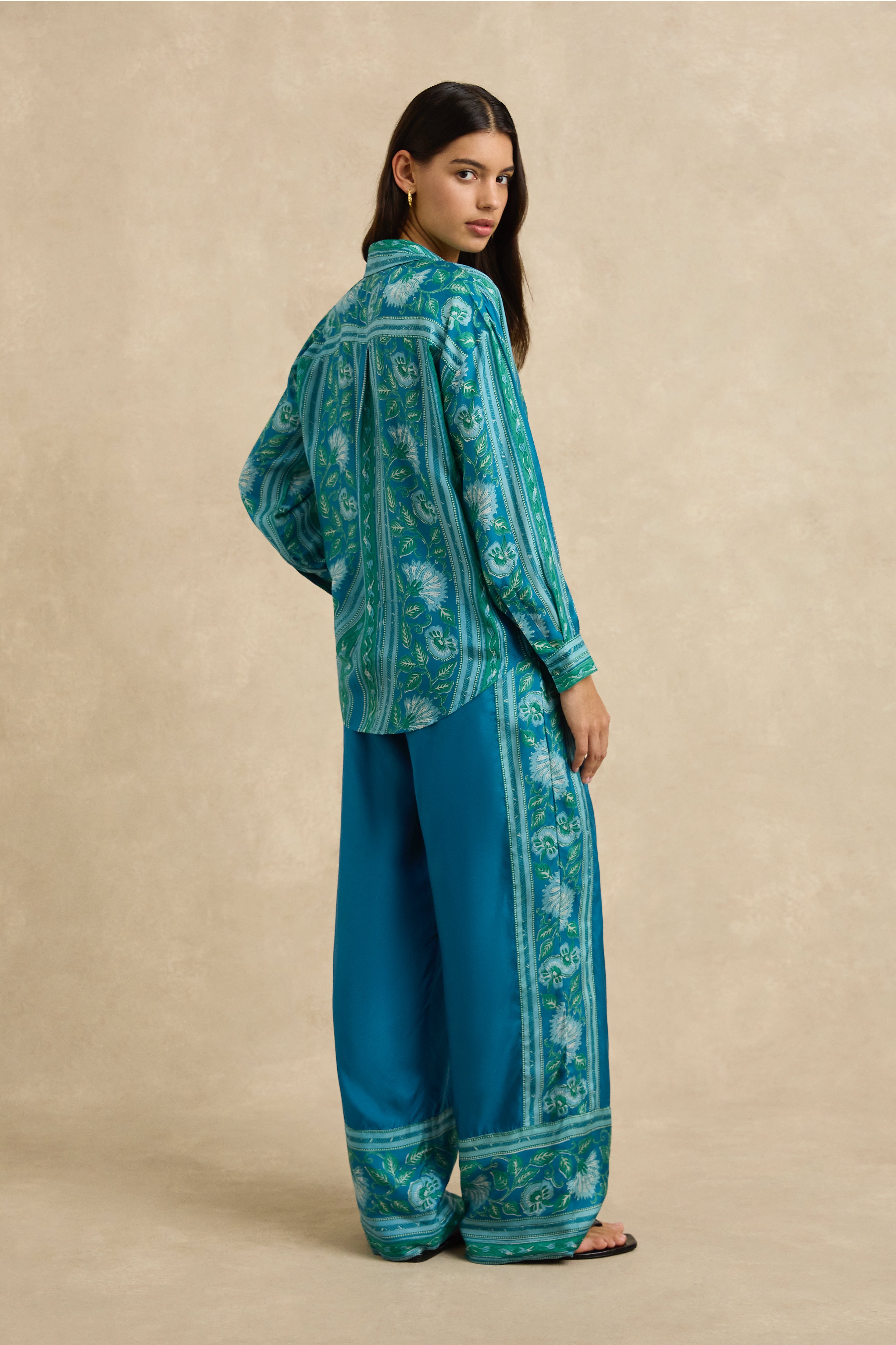 Stevie Shirt - Spring Daisy Dark Blue