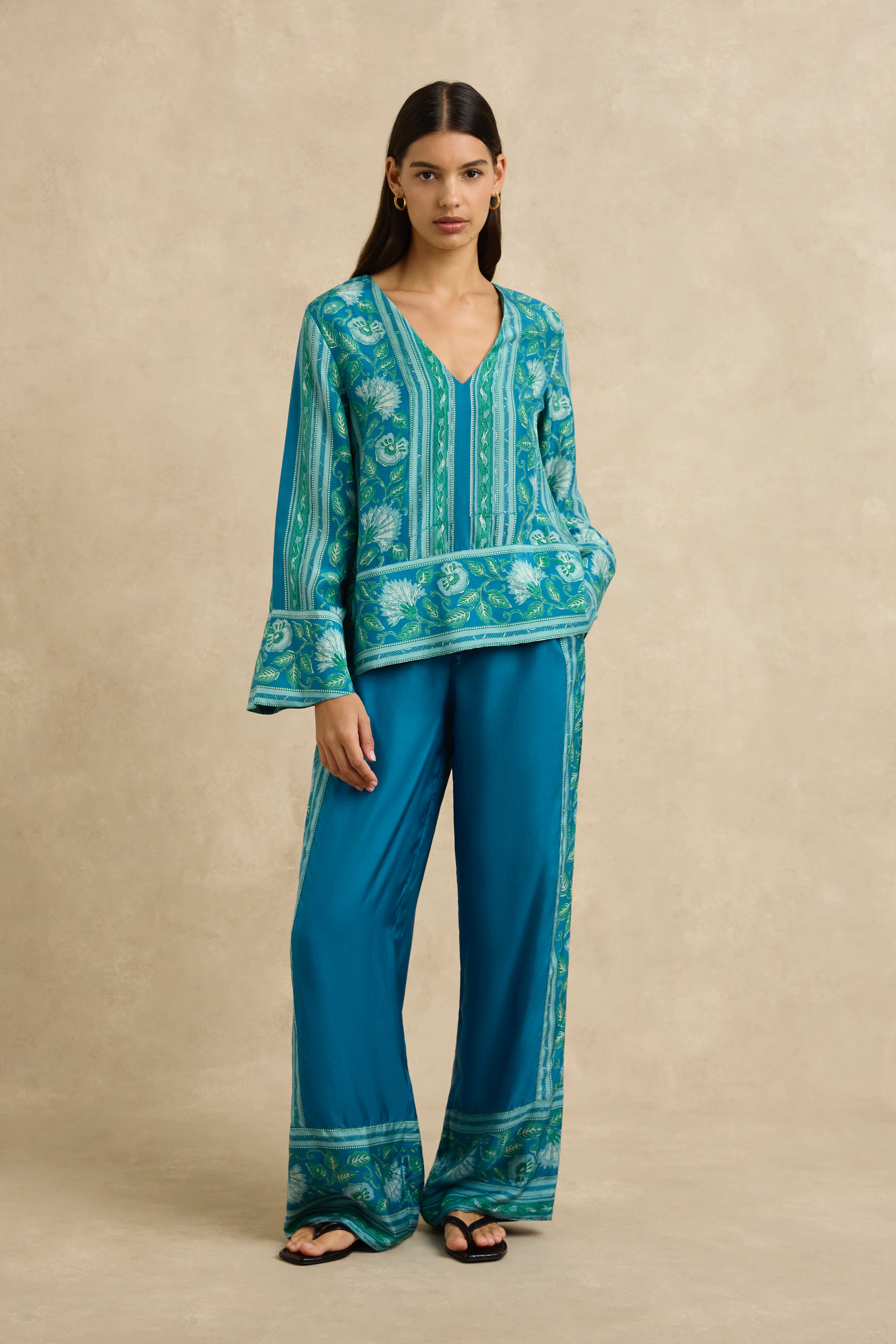 Anvi Top - Spring Daisy Dark Blue